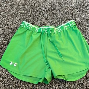 Women’s Small Under Armour Shorts